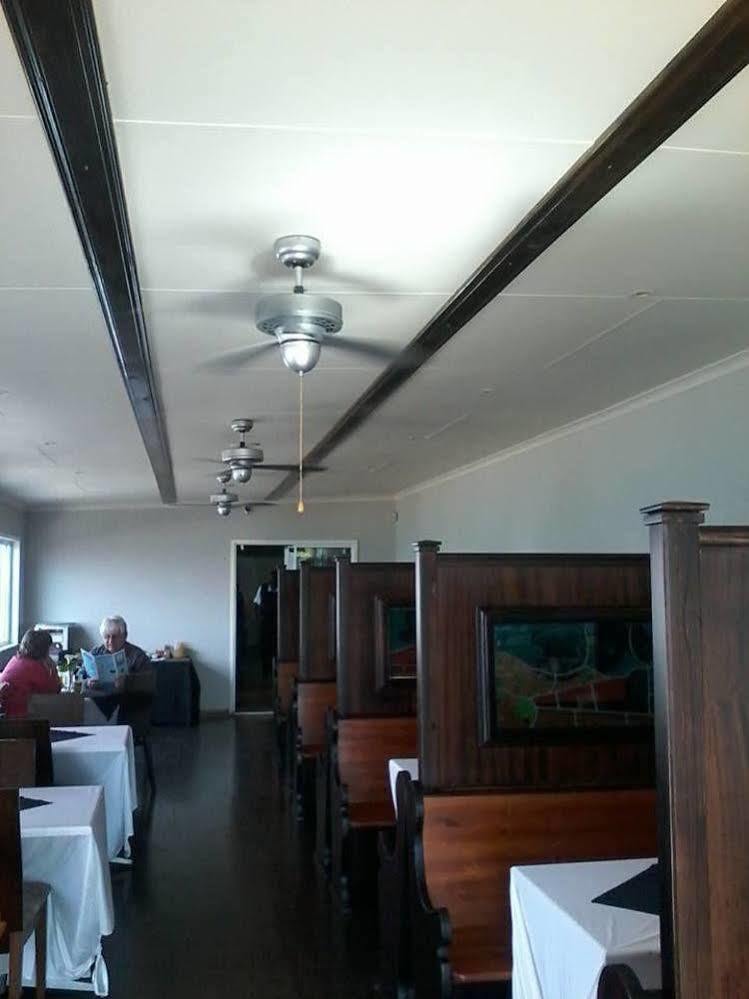 Hostel Santos Express Mossel Bay Exterior foto